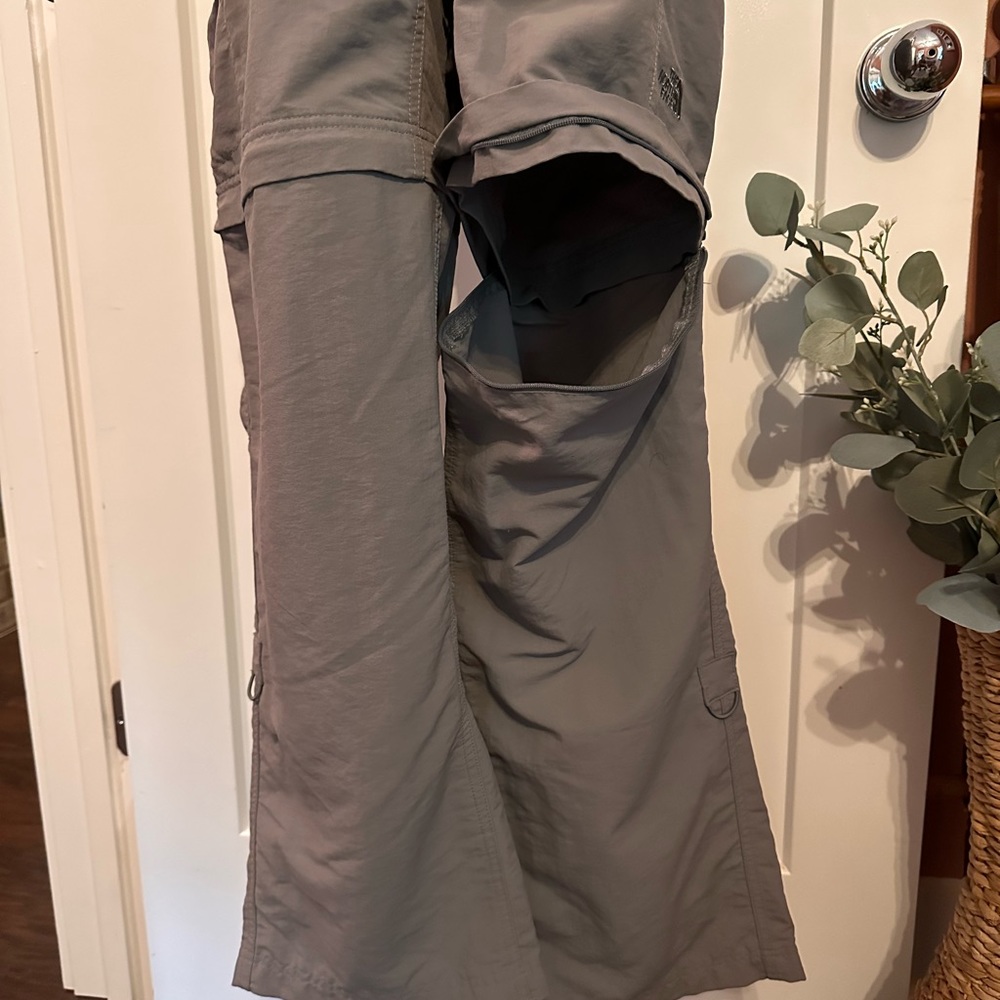 The North Face Women’s Sedona Sage Gray nylon convertible snap zipper 14 pants - Picture 5 of 14